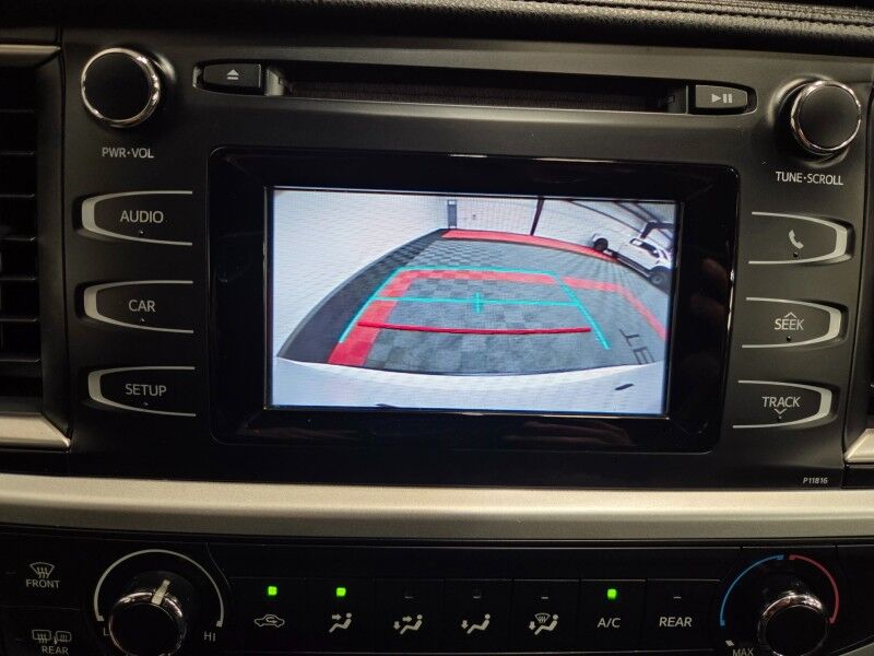 2019 Toyota Highlander LE 3rd Row 3.5L V6 Camera Michelin Tires FREE WARRANTY Call (682)58 Arlington TX