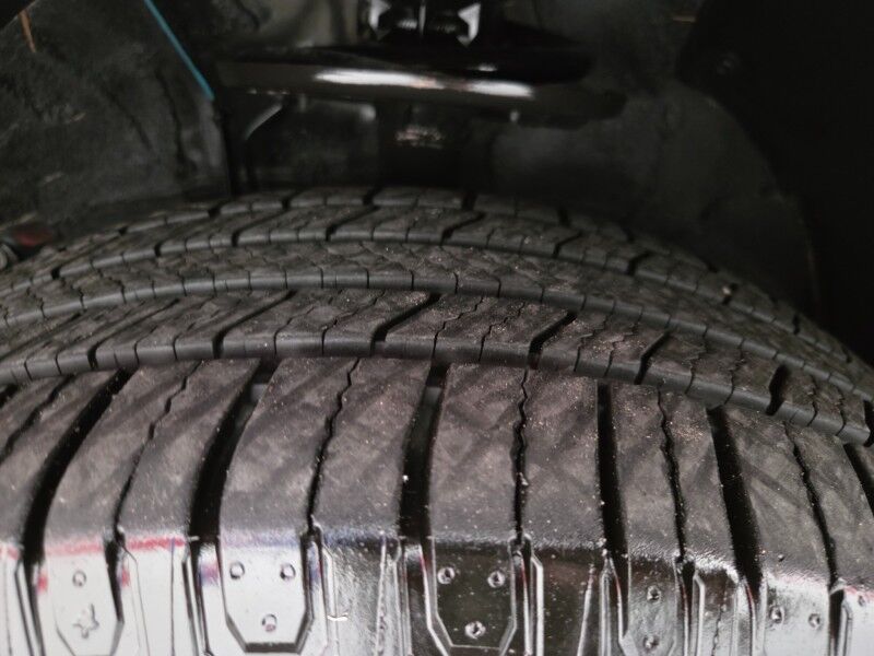 2019 Toyota Highlander LE 3rd Row 3.5L V6 Camera Michelin Tires FREE WARRANTY Call (682)587-6288 Arlington TX