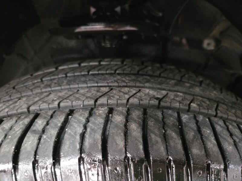 2019 Toyota Highlander LE 3rd Row 3.5L V6 Camera Michelin Tires FREE WARRANTY Call (682)587-6288 Arlington TX