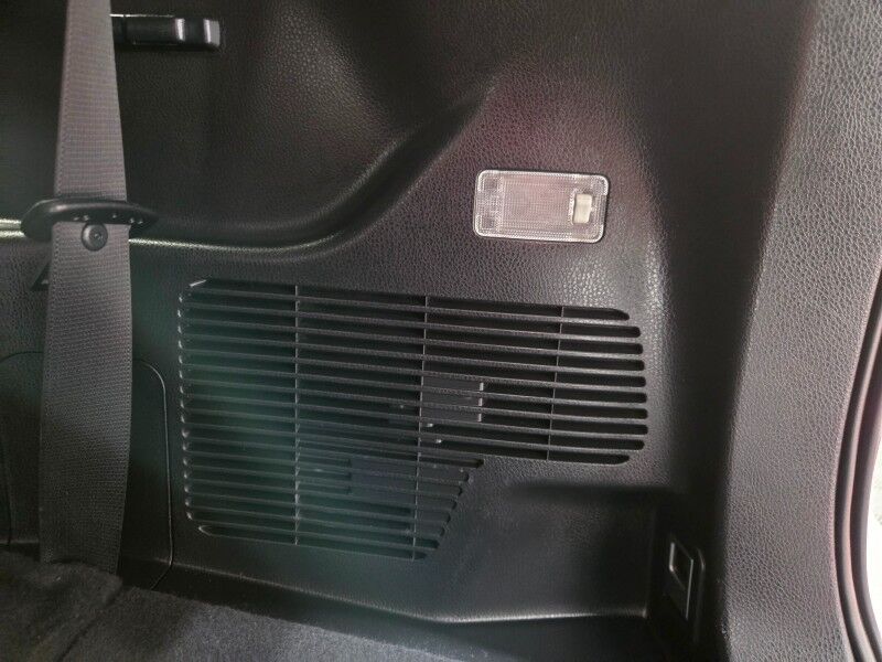 2019 Toyota Highlander LE 3rd Row 3.5L V6 Camera Michelin Tires FREE WARRANTY Call (682)587-6288 Arlington TX