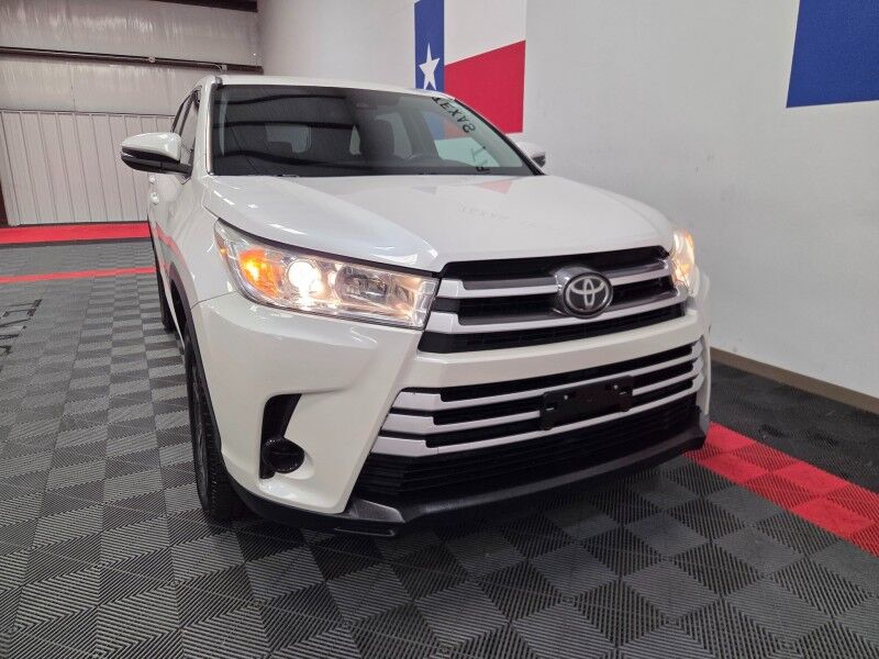 2019 Toyota Highlander LE 3rd Row 3.5L V6 Camera Michelin Tires FREE WARRANTY Call (682)587-6288 Arlington TX