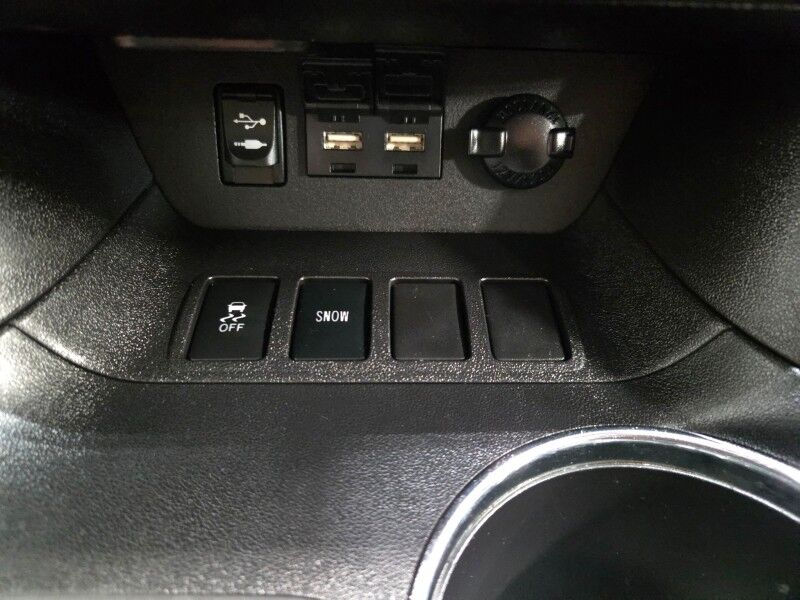 2019 Toyota Highlander LE 3rd Row 3.5L V6 Camera Michelin Tires FREE WARRANTY Call (682)587-6288 Arlington TX