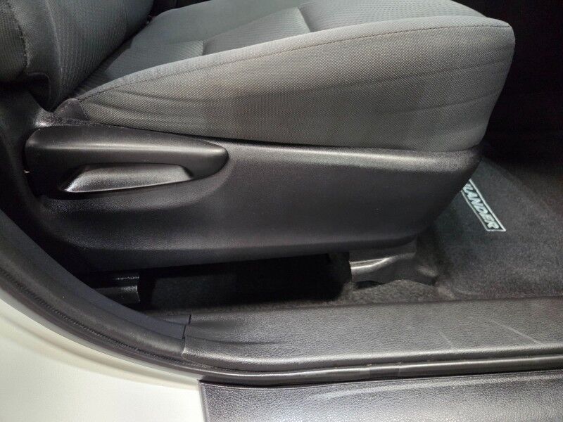 2019 Toyota Highlander LE 3rd Row 3.5L V6 Camera Michelin Tires FREE WARRANTY Call (682)587-6288 Arlington TX