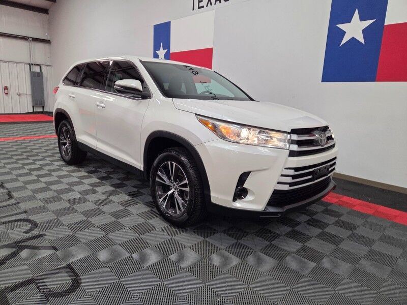 2019 Toyota Highlander LE 3rd Row 3.5L V6 Camera Michelin Tires FREE WARRANTY Call (682)587-6288 Arlington TX