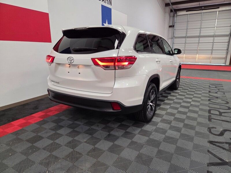 2019 Toyota Highlander LE 3rd Row 3.5L V6 Camera Michelin Tires FREE WARRANTY Call (682)587-6288 Arlington TX
