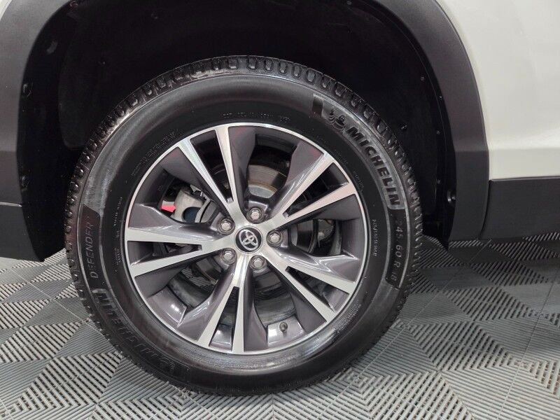 2019 Toyota Highlander LE 3rd Row 3.5L V6 Camera Michelin Tires FREE WARRANTY Call (682)587-6288 Arlington TX
