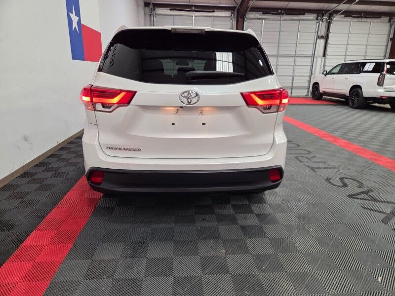 2019 Toyota Highlander LE 3rd Row 3.5L V6 Camera Michelin Tires FREE WARRANTY Call (682)587-6288 Arlington TX