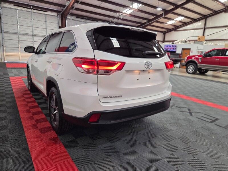 2019 Toyota Highlander LE 3rd Row 3.5L V6 Camera Michelin Tires FREE WARRANTY Call (682)587-6288 Arlington TX