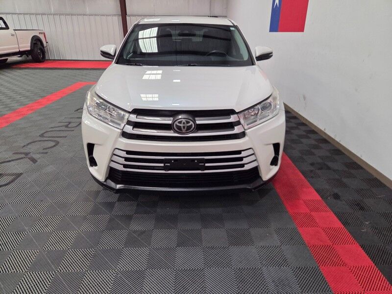 2019 Toyota Highlander LE 3rd Row 3.5L V6 Camera Michelin Tires FREE WARRANTY Call (682)587-6288 Arlington TX