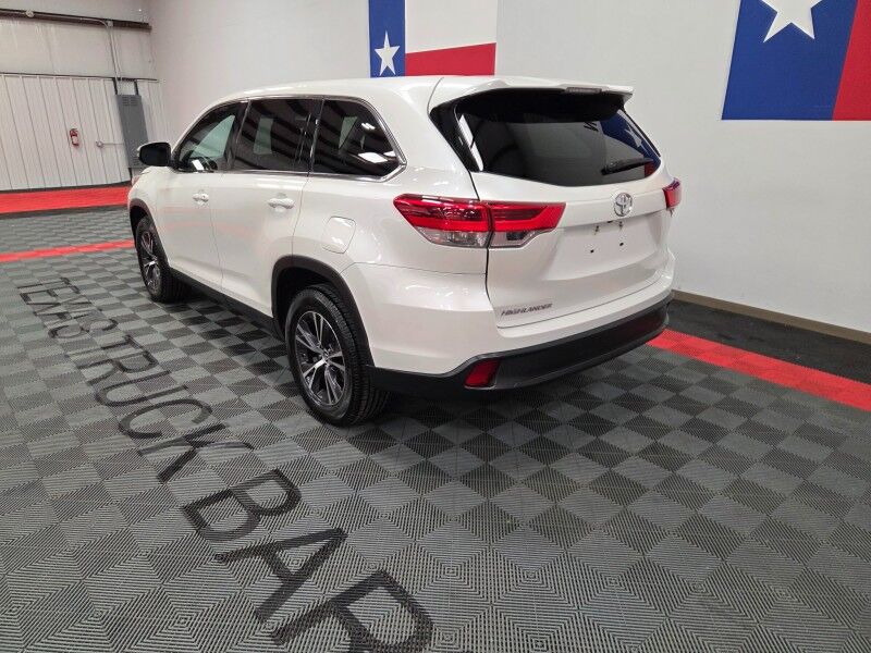2019 Toyota Highlander LE 3rd Row 3.5L V6 Camera Michelin Tires FREE WARRANTY Call (682)587-6288 Arlington TX