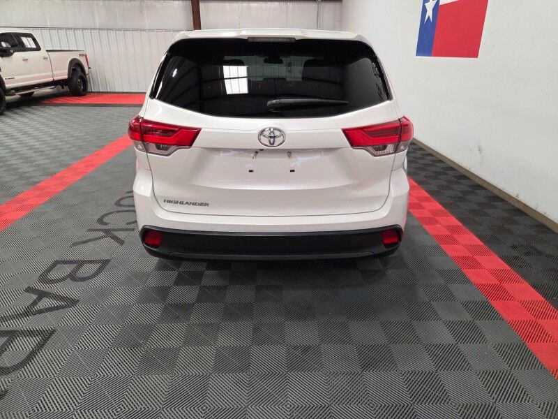 2019 Toyota Highlander LE 3rd Row 3.5L V6 Camera Michelin Tires FREE WARRANTY Call (682)587-6288 Arlington TX