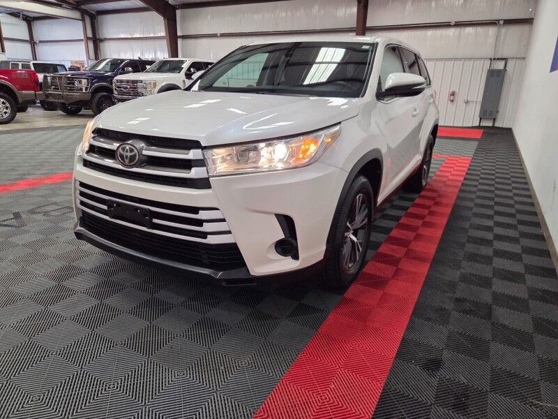 2019 Toyota Highlander LE 3rd Row 3.5L V6 Camera Michelin Tires FREE WARRANTY Call (682)587-6288 Arlington TX