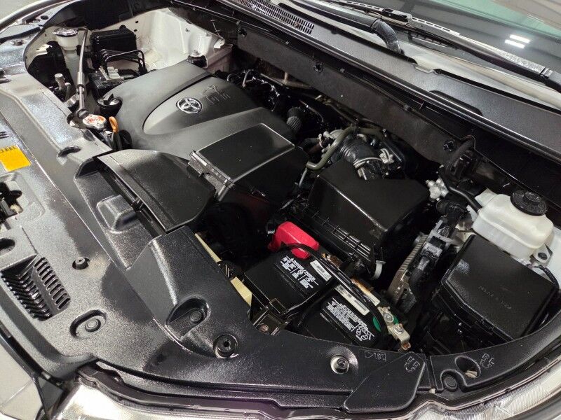 2019 Toyota Highlander LE 3rd Row 3.5L V6 Camera Michelin Tires FREE WARRANTY Call (682)587-6288 Arlington TX