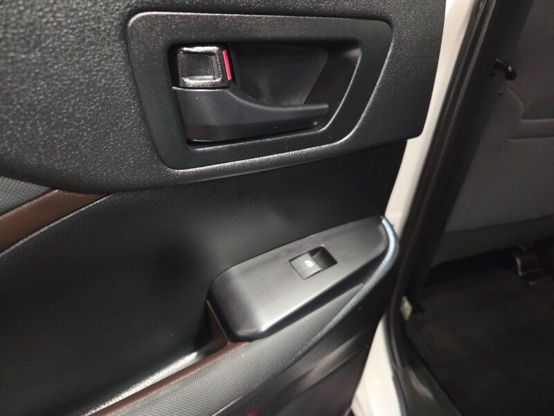 2019 Toyota Highlander LE 3rd Row 3.5L V6 Camera Michelin Tires FREE WARRANTY Call (682)587-6288 Arlington TX