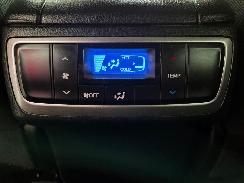 2019 Toyota Highlander LE 3rd Row 3.5L V6 Camera Michelin Tires FREE WARRANTY Call (682)587-6288 Arlington TX