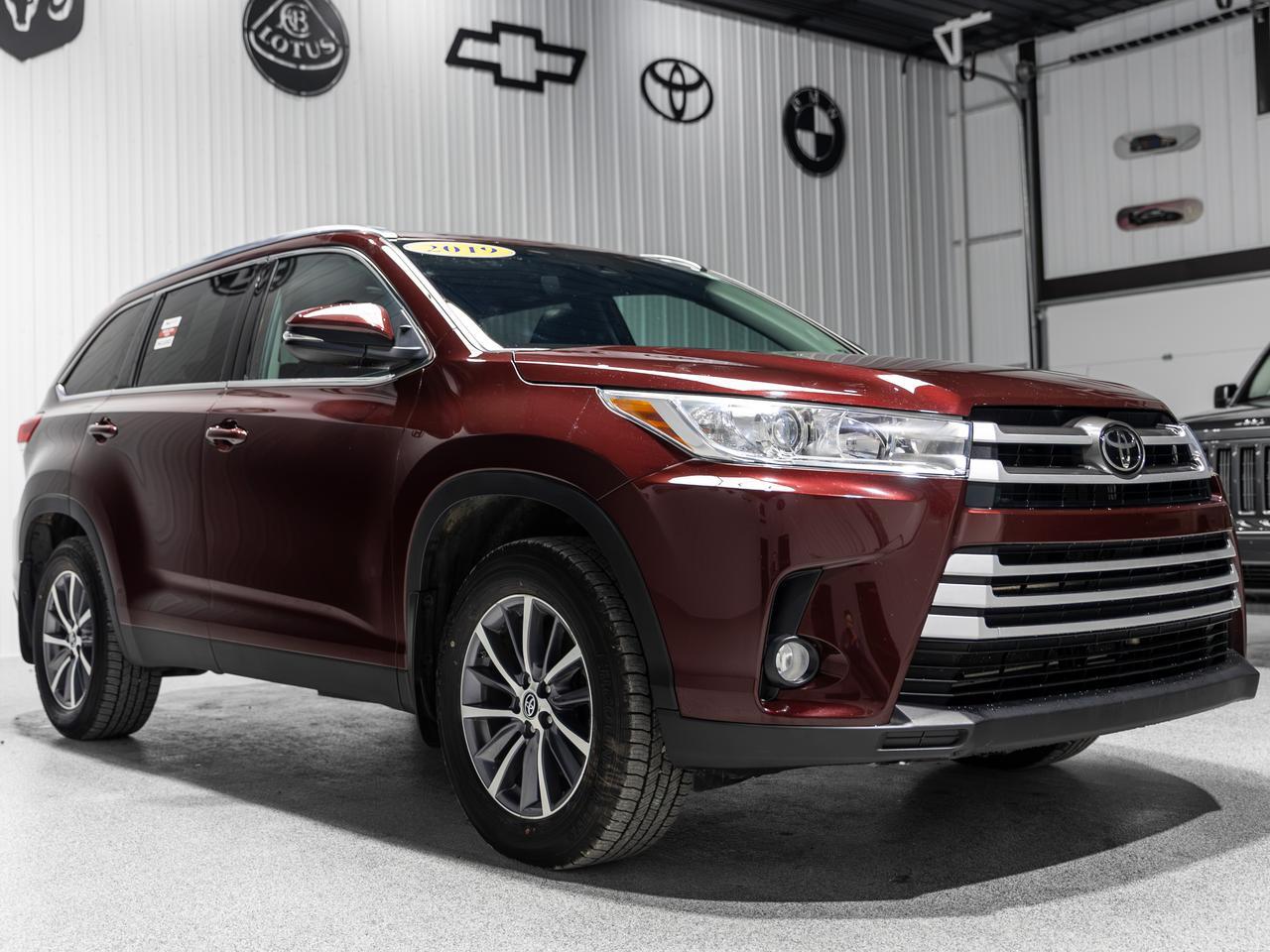 2019 Toyota Highlander LE 8-Passenger