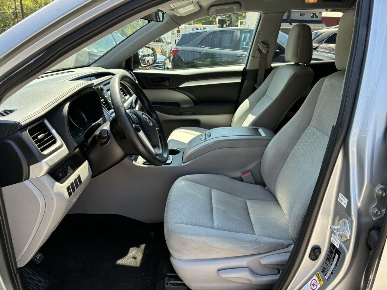 2019 Toyota Highlander LE Charlton MA