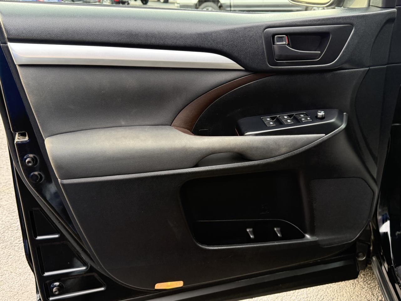 2019 Toyota Highlander LE Connellsville PA