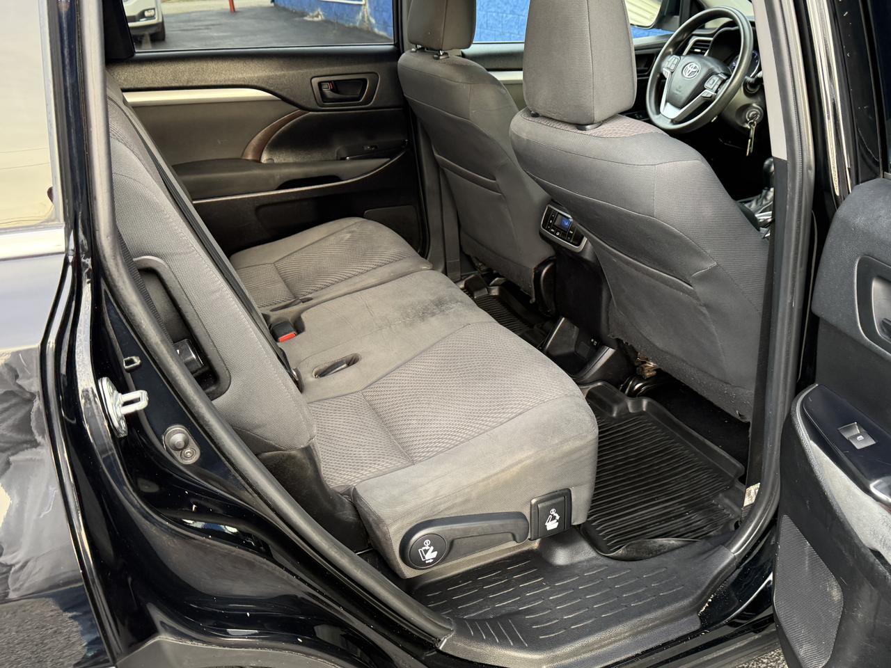 2019 Toyota Highlander LE Connellsville PA