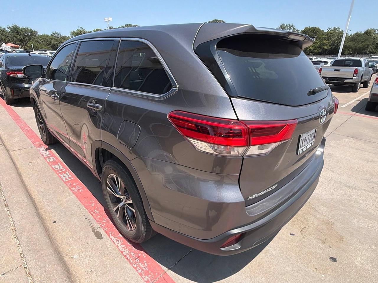 2019 Toyota Highlander LE Hurst TX