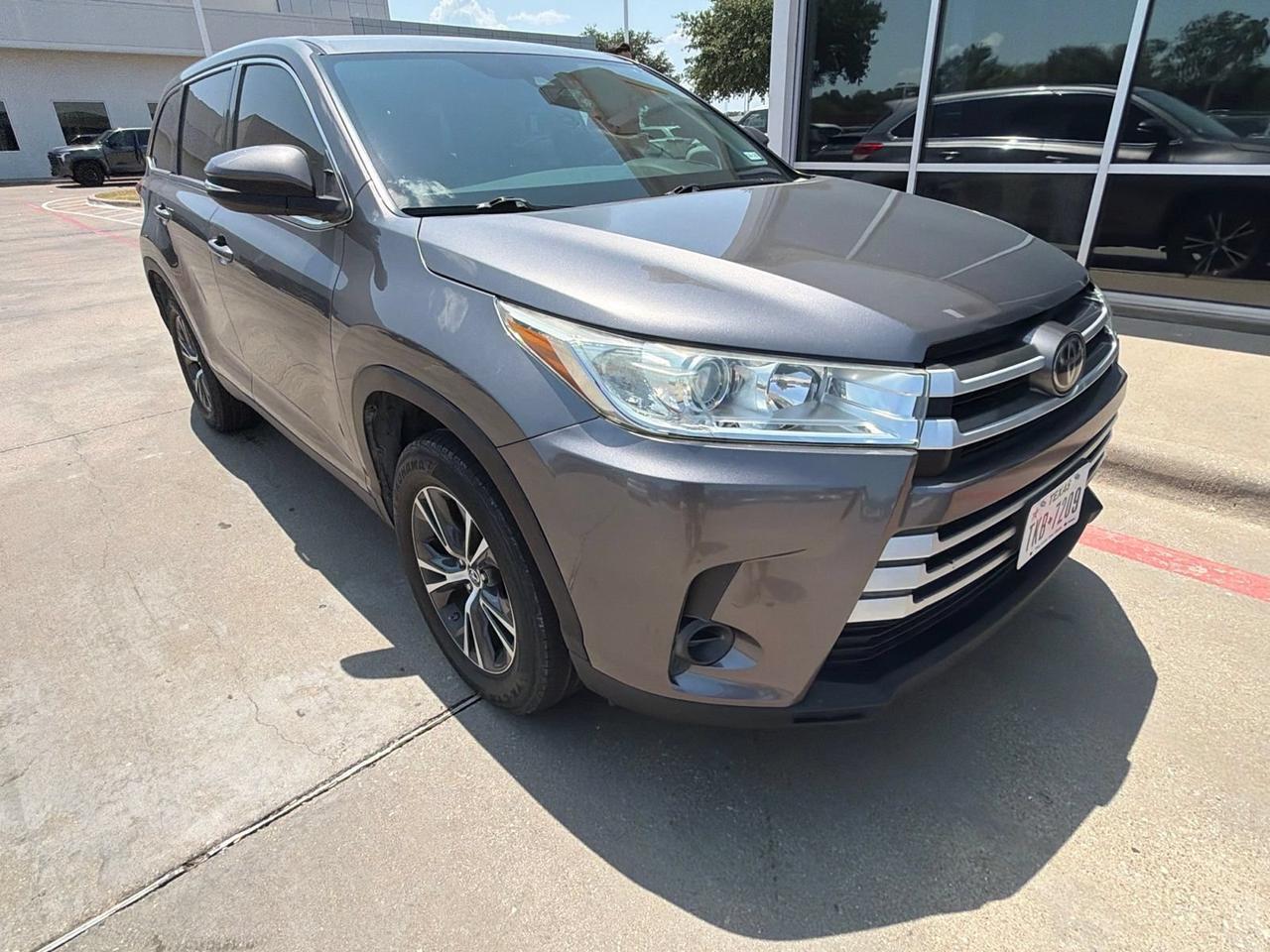 2019 Toyota Highlander LE Hurst TX