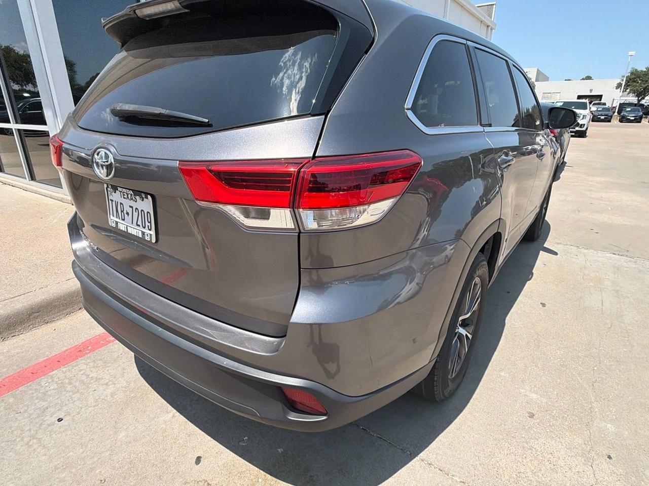 2019 Toyota Highlander LE Hurst TX