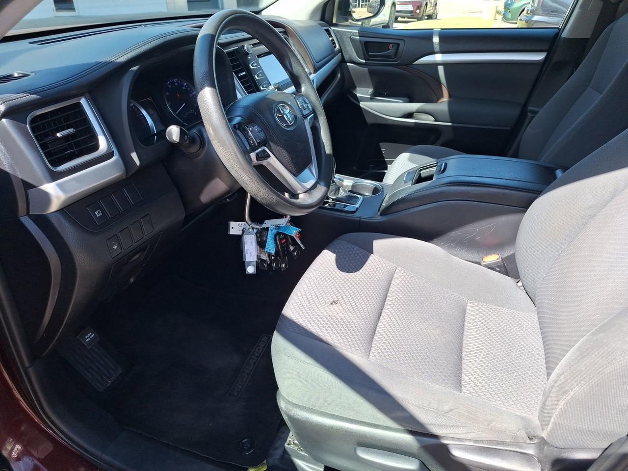 2019 Toyota Highlander LE Hurst TX