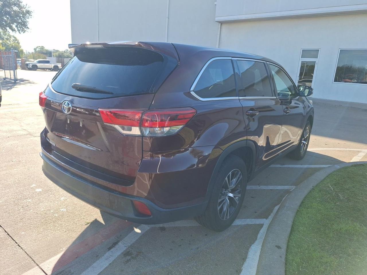 2019 Toyota Highlander LE Hurst TX