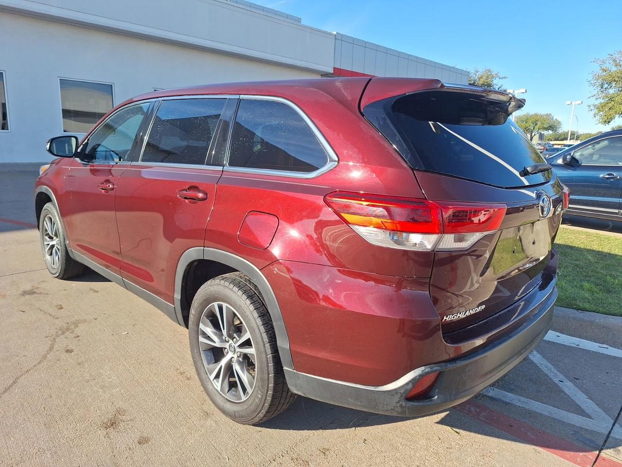 2019 Toyota Highlander LE Hurst TX