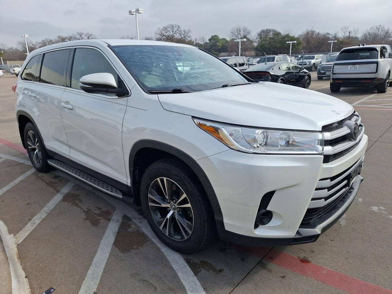 2019 Toyota Highlander LE Hurst TX