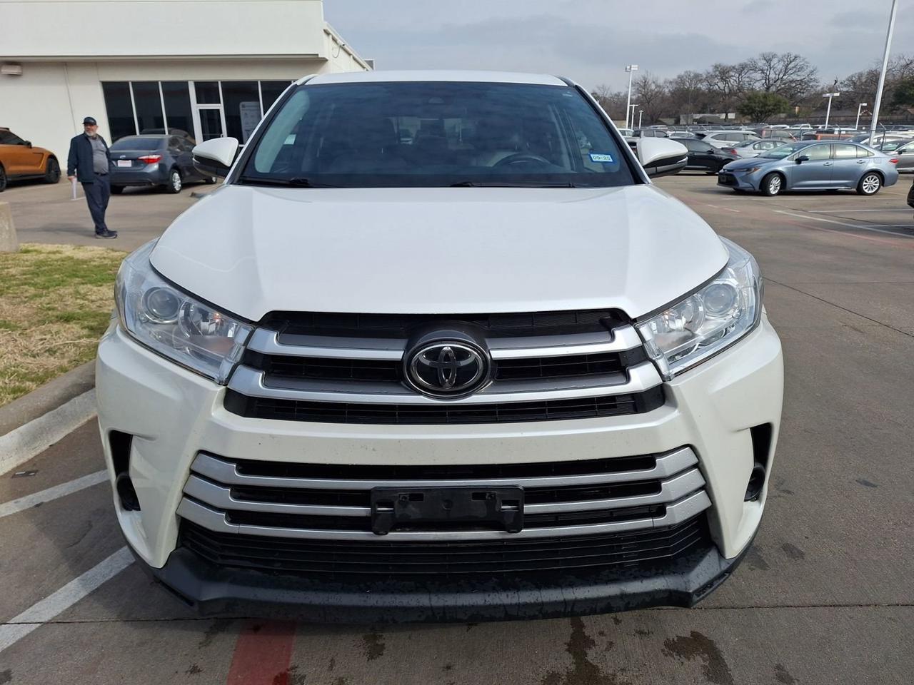 2019 Toyota Highlander LE Hurst TX