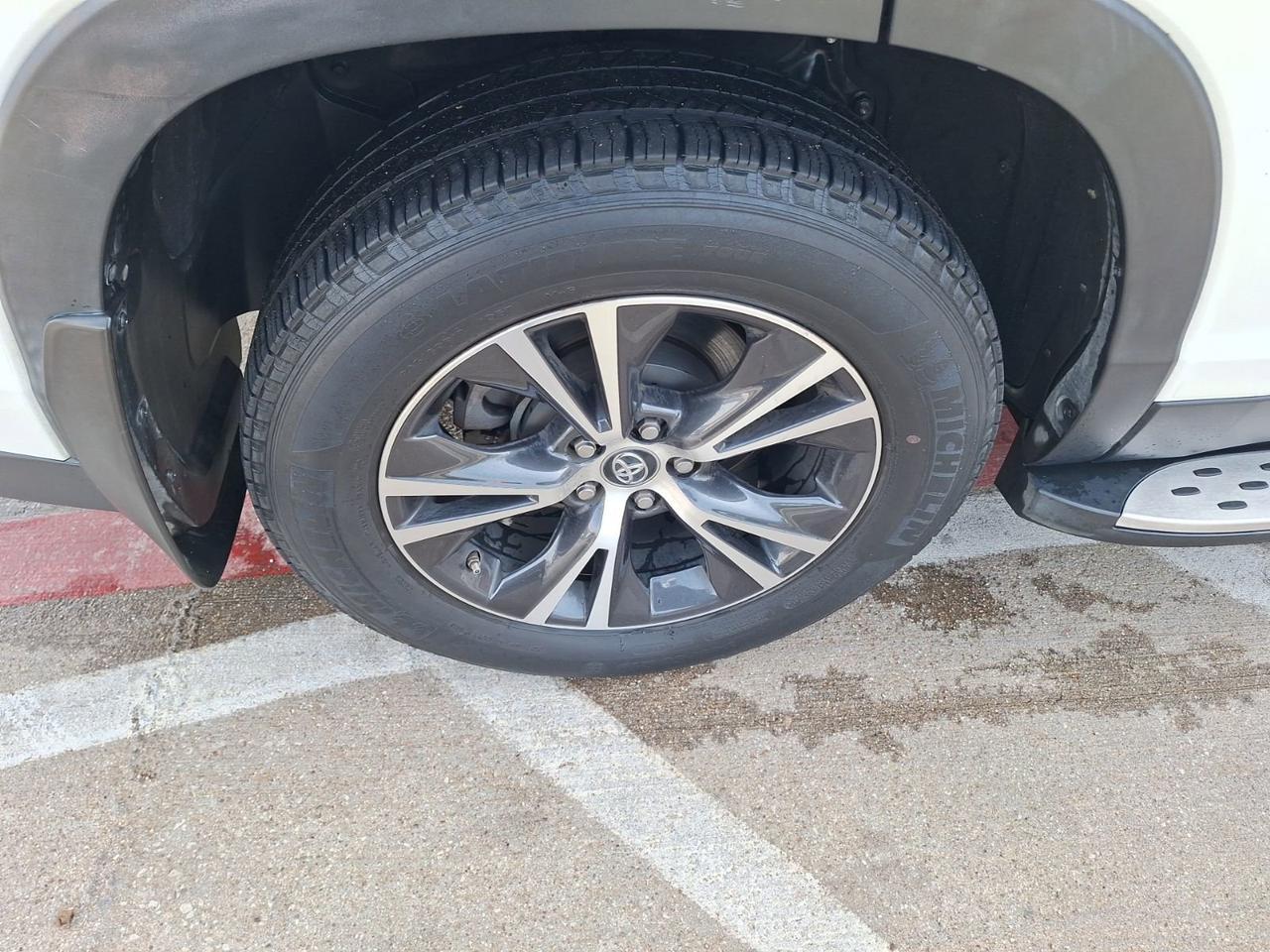 2019 Toyota Highlander LE Hurst TX