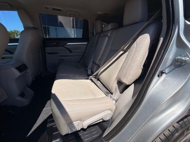 2019 Toyota Highlander LE Plus New Braunfels TX