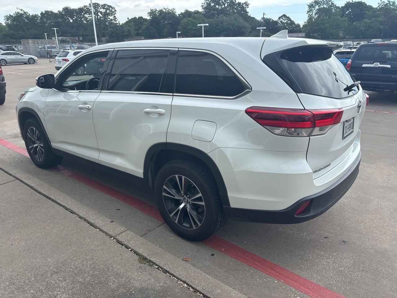 2019 Toyota Highlander LE Plus Hurst TX