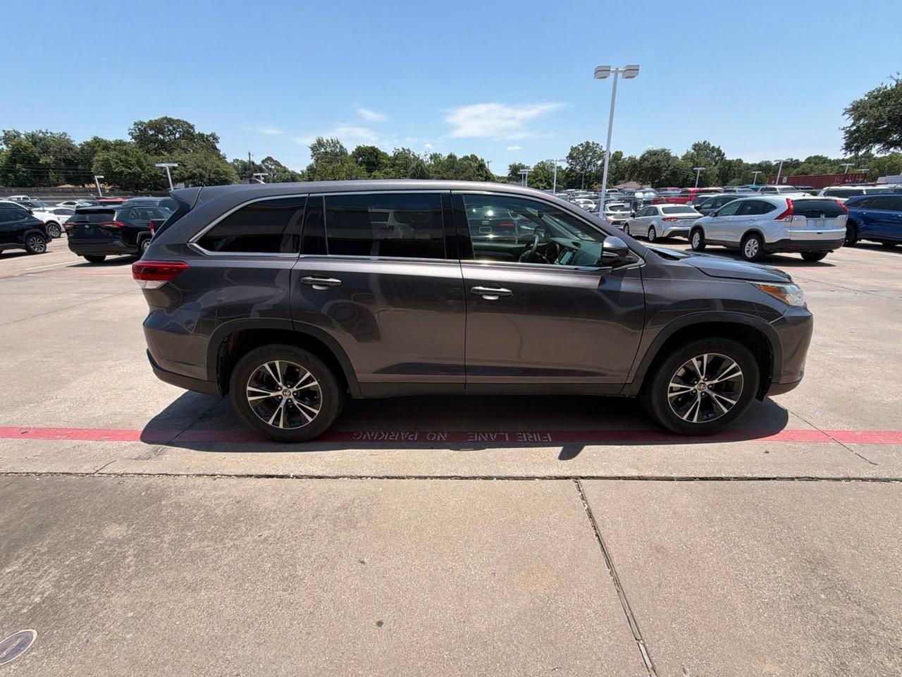 2019 Toyota Highlander LE Plus Hurst TX