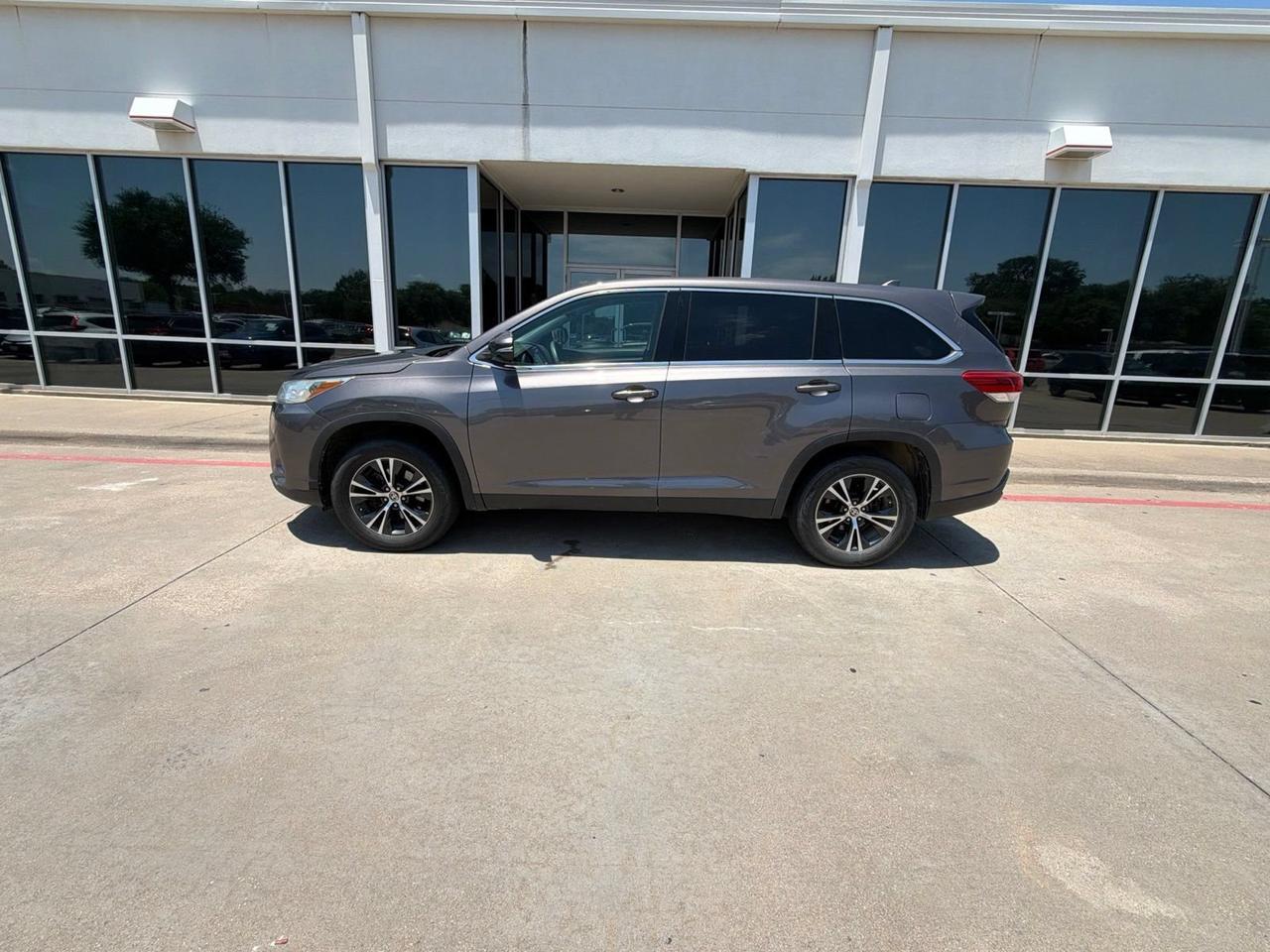 2019 Toyota Highlander LE Plus Hurst TX