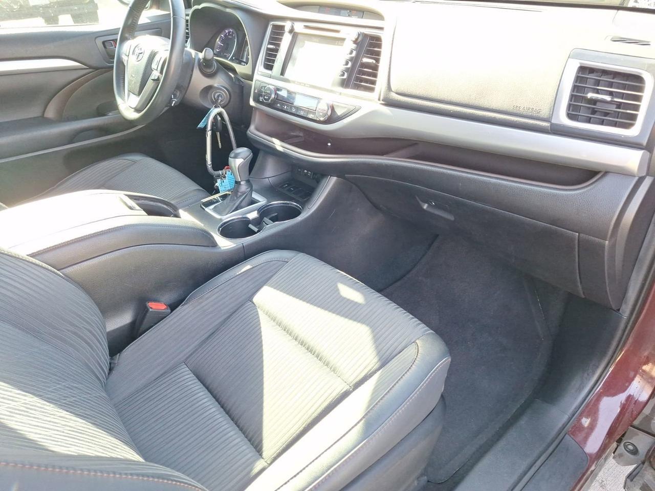 2019 Toyota Highlander LE Plus Hurst TX
