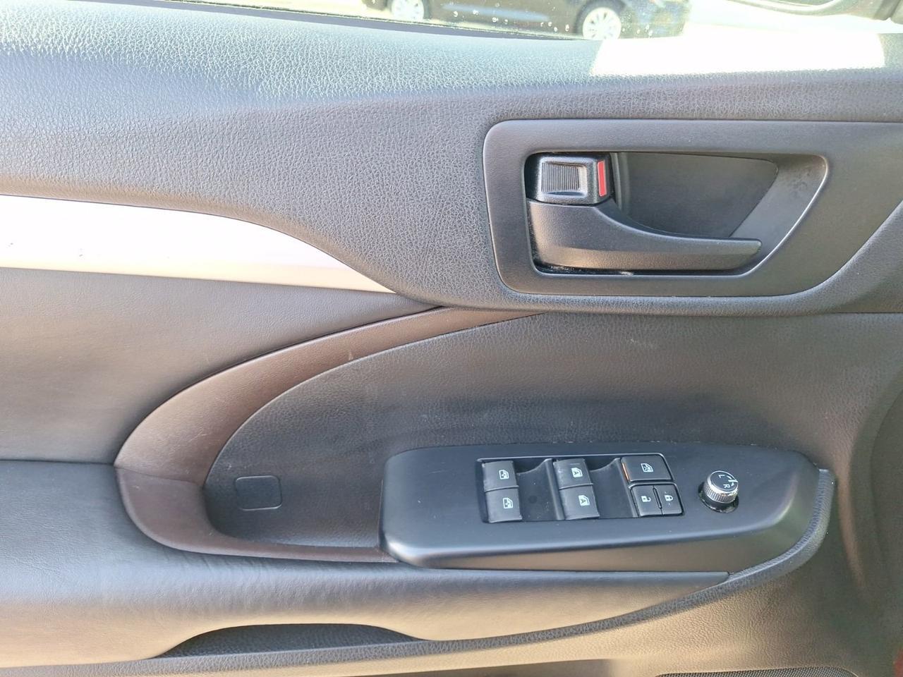 2019 Toyota Highlander LE Plus Hurst TX