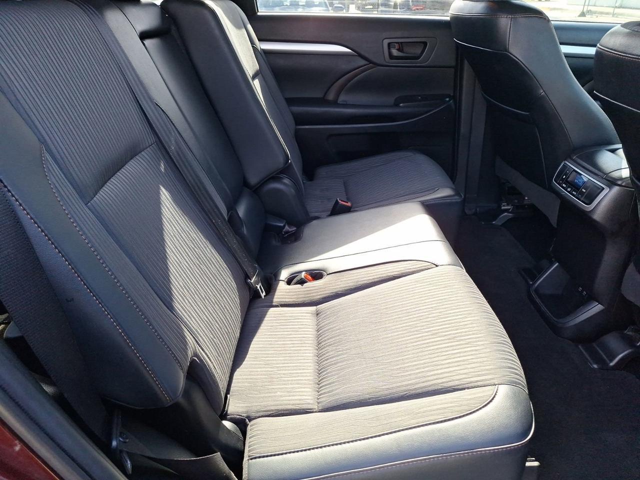 2019 Toyota Highlander LE Plus Hurst TX