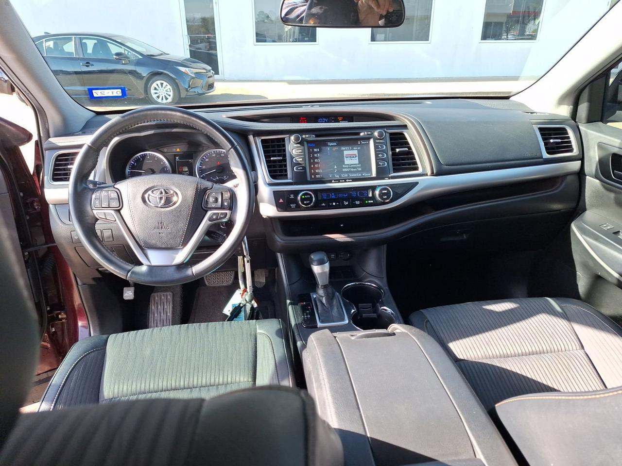 2019 Toyota Highlander LE Plus Hurst TX