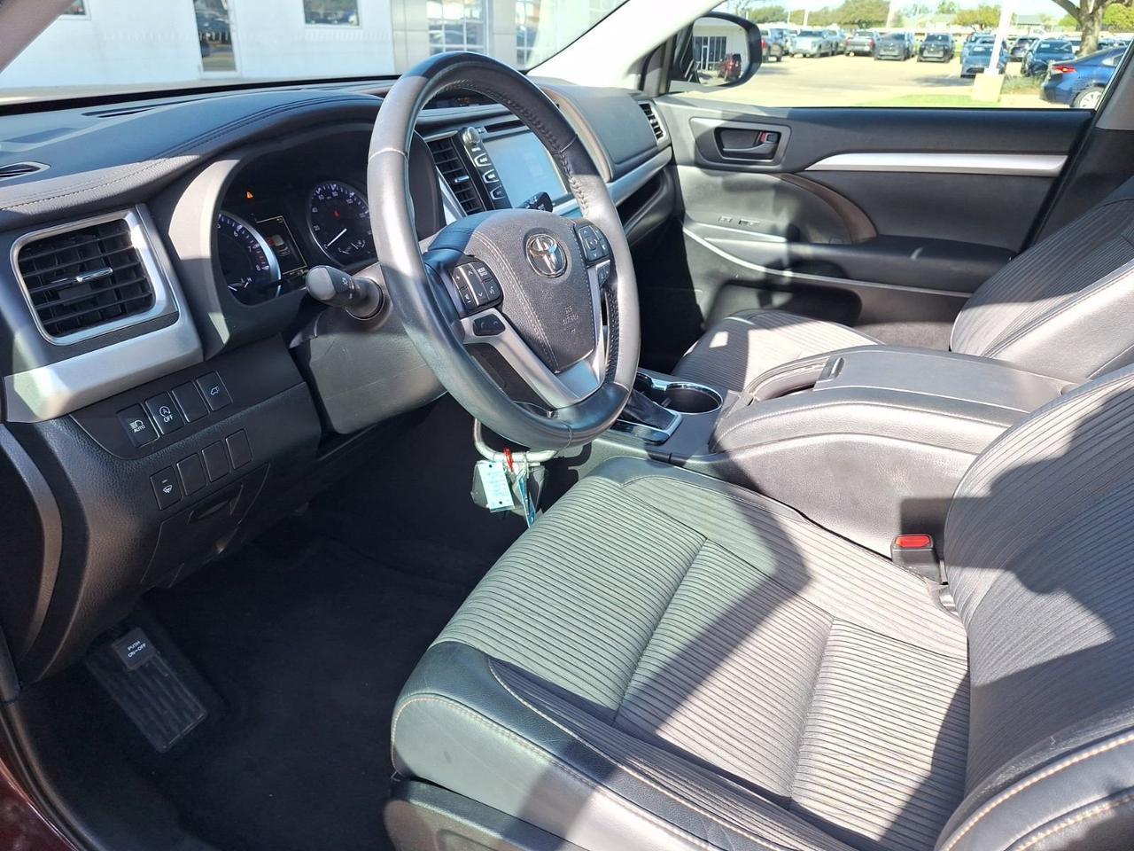 2019 Toyota Highlander LE Plus Hurst TX