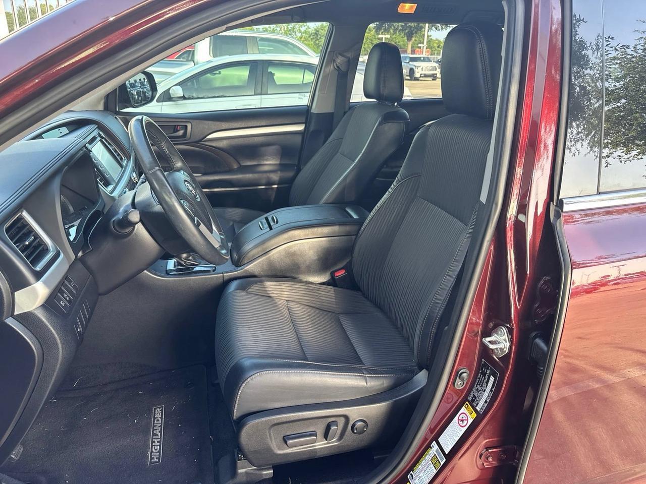 2019 Toyota Highlander LE Plus Hurst TX