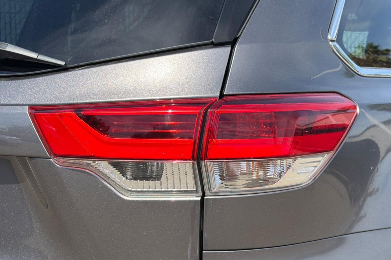 2019 Toyota Highlander LE Plus Roseville CA