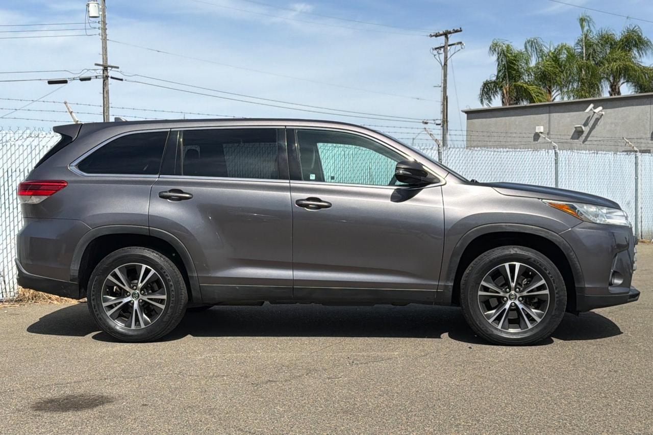 2019 Toyota Highlander LE Plus Roseville CA