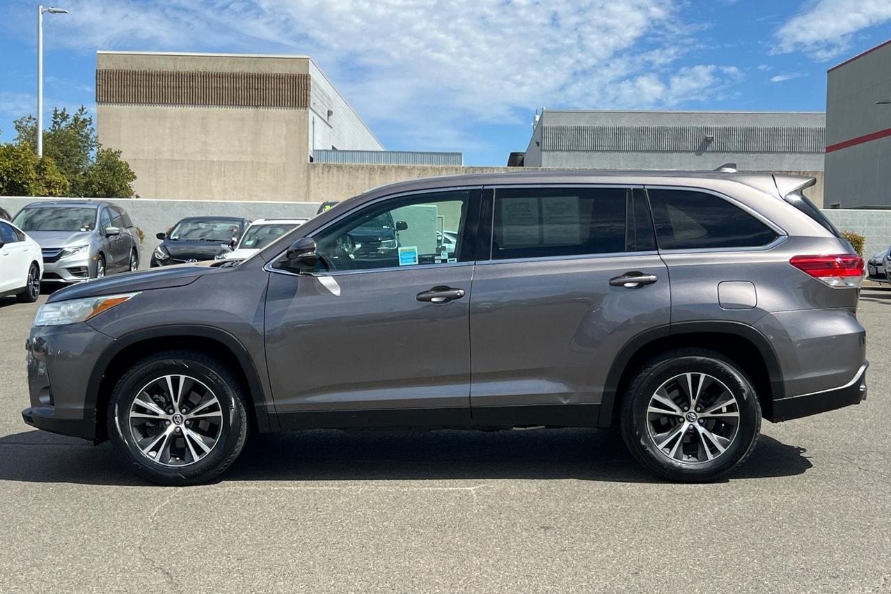 2019 Toyota Highlander LE Plus Roseville CA