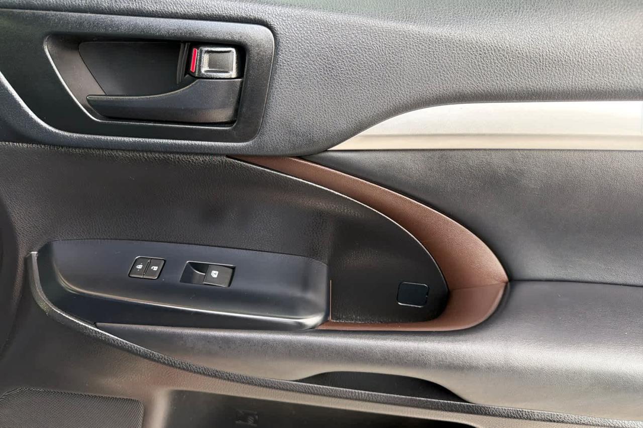 2019 Toyota Highlander LE Plus Roseville CA