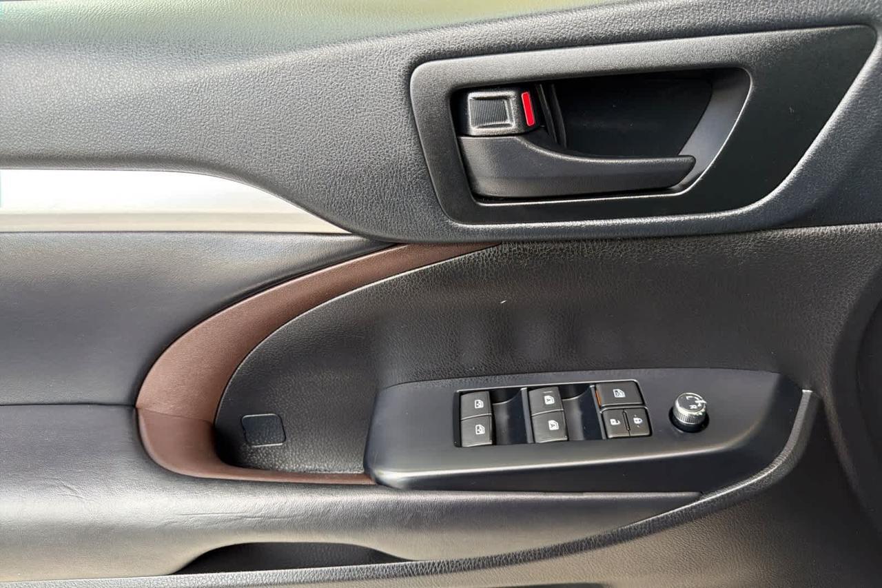 2019 Toyota Highlander LE Plus Roseville CA