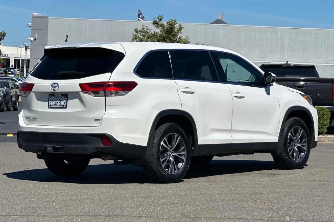 2019 Toyota Highlander LE