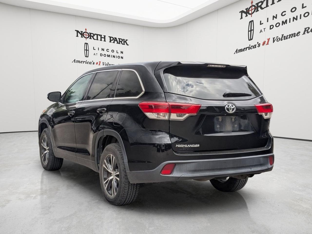 2019 Toyota Highlander LE