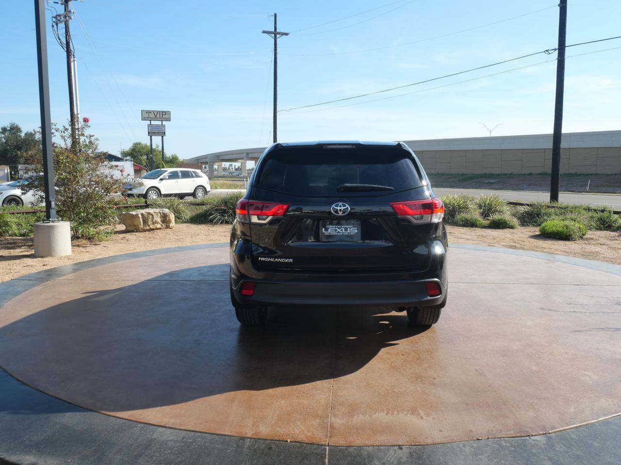 2019 Toyota Highlander LE